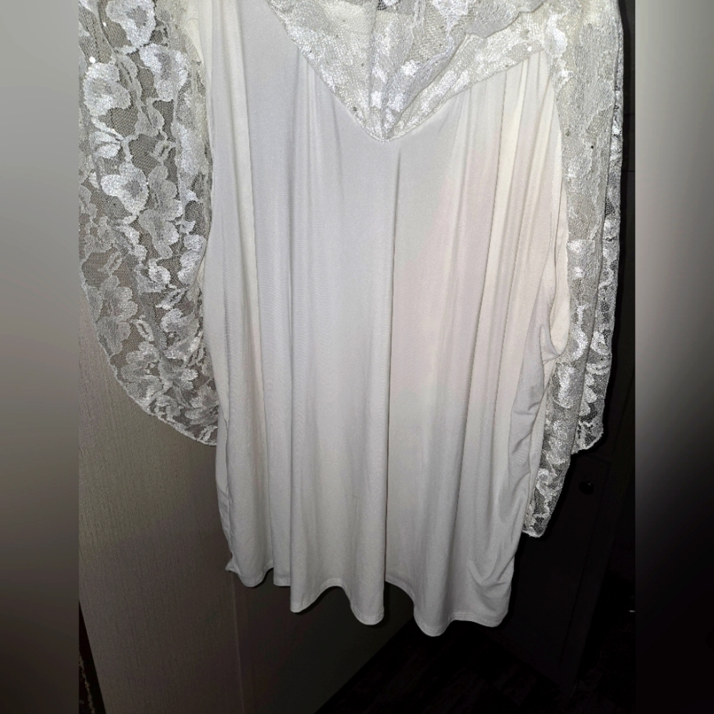 ***Essential White/ Silver Dotted Poncho shirt ---  4XL - Picture 6 of 8